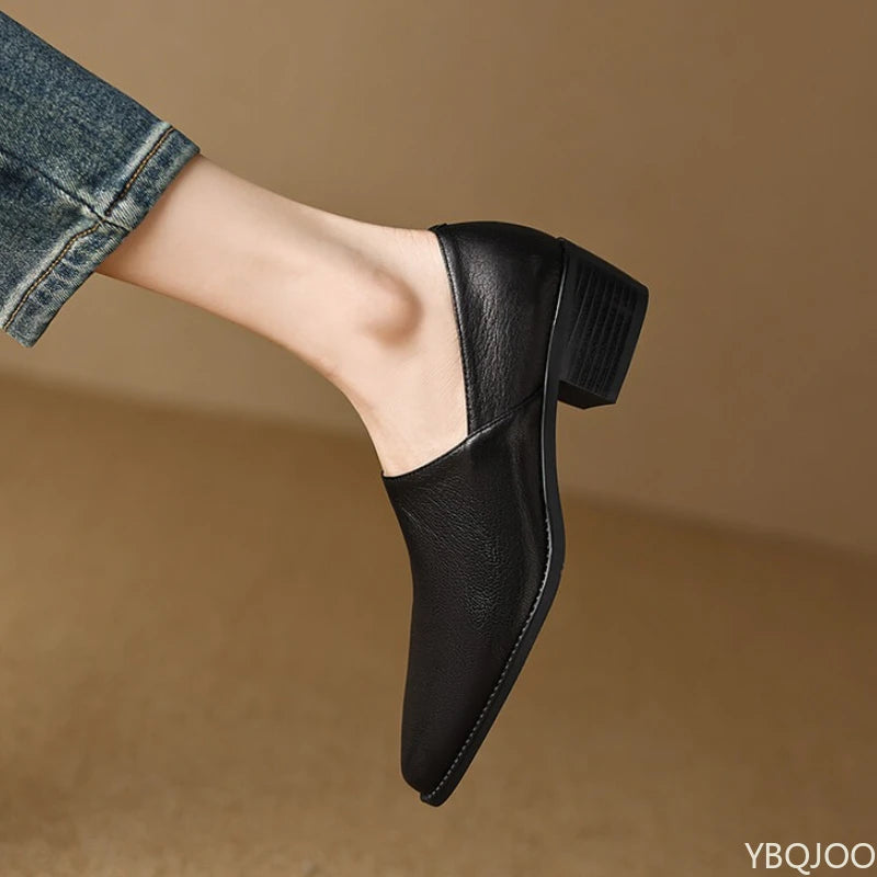 Fashionable versatile mid heeled